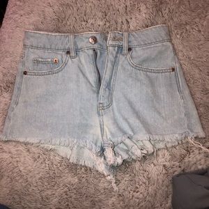 cute light wash jean shorts, size 2